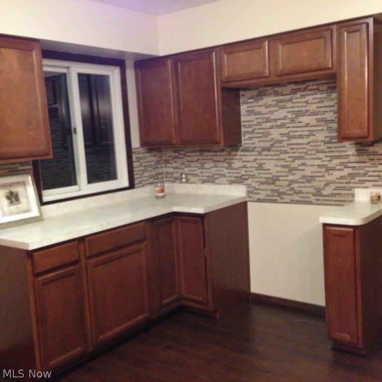 654 Dolton Road Akron, OH 44312 - Photo 6 of 25 Gallery Image 6