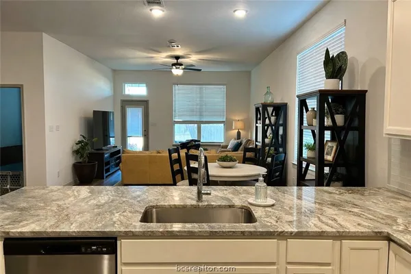 $2,700 | 1903 Taggart Trail, Bryan, TX 77807