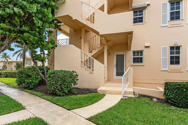 $1,275,000 | 2103 South Ocean Boulevard, Unit 4B, Delray Beach, FL 33483