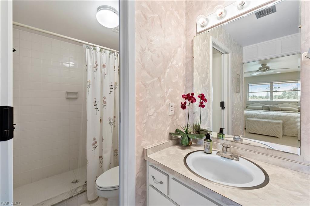 300 Valley Stream Drive, Unit D7 Naples, FL 34113 - Photo 21 of 30