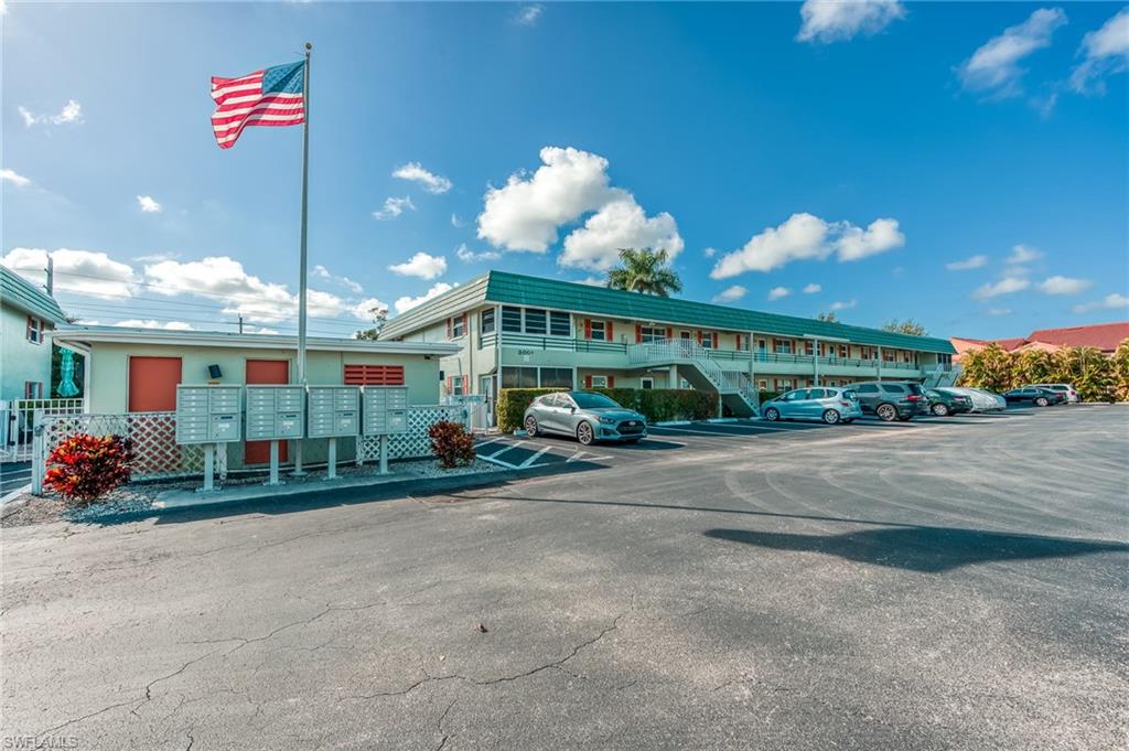 300 Valley Stream Drive, Unit D7 Naples, FL 34113 - Photo 4 of 30