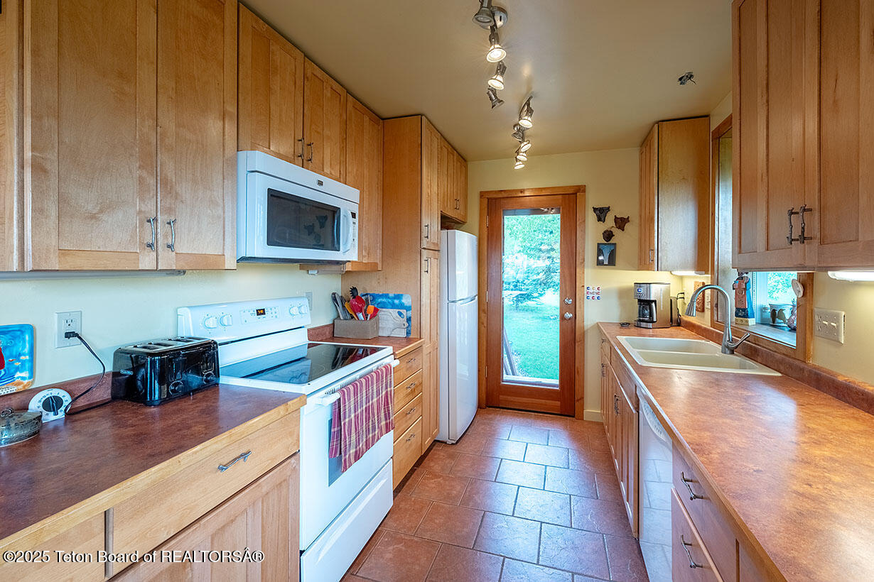 41 Prater Circle Star Valley Ranch, WY 83127 - Photo 12 of 30 Jensen int 4651