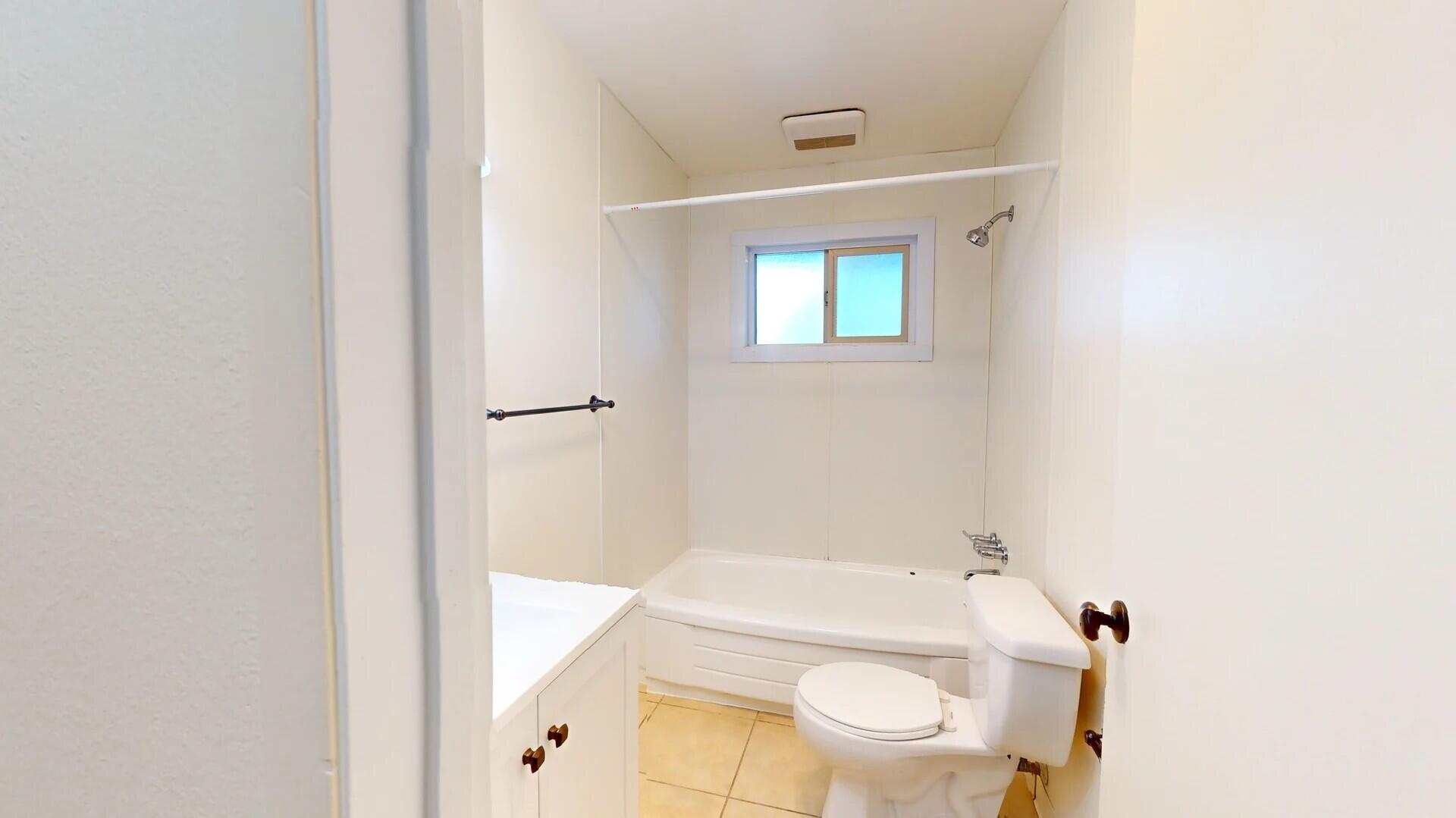 1553 Riverside Drive Redding, CA 96001 - Photo 3 of 51 Unit 1 Bathroom 2