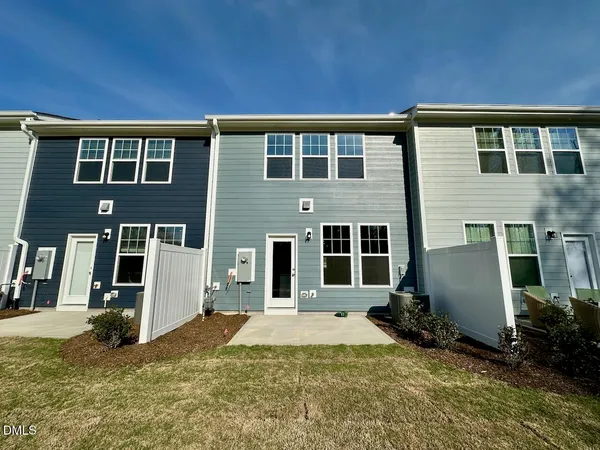 $1,895 | 931 Kensley Grv Lane, Fuquay-Varina, NC 27526