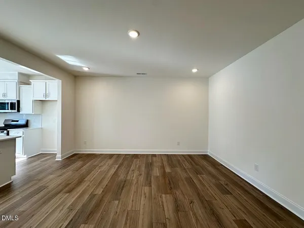 $1,895 | 931 Kensley Grv Lane, Fuquay-Varina, NC 27526