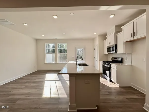 $1,895 | 931 Kensley Grv Lane, Fuquay-Varina, NC 27526