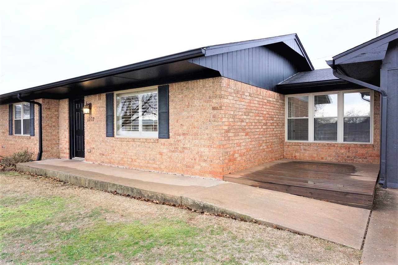 1202 Rose Terrace Perry, OK 73077 - Photo 2 of 34 Gallery Image 2