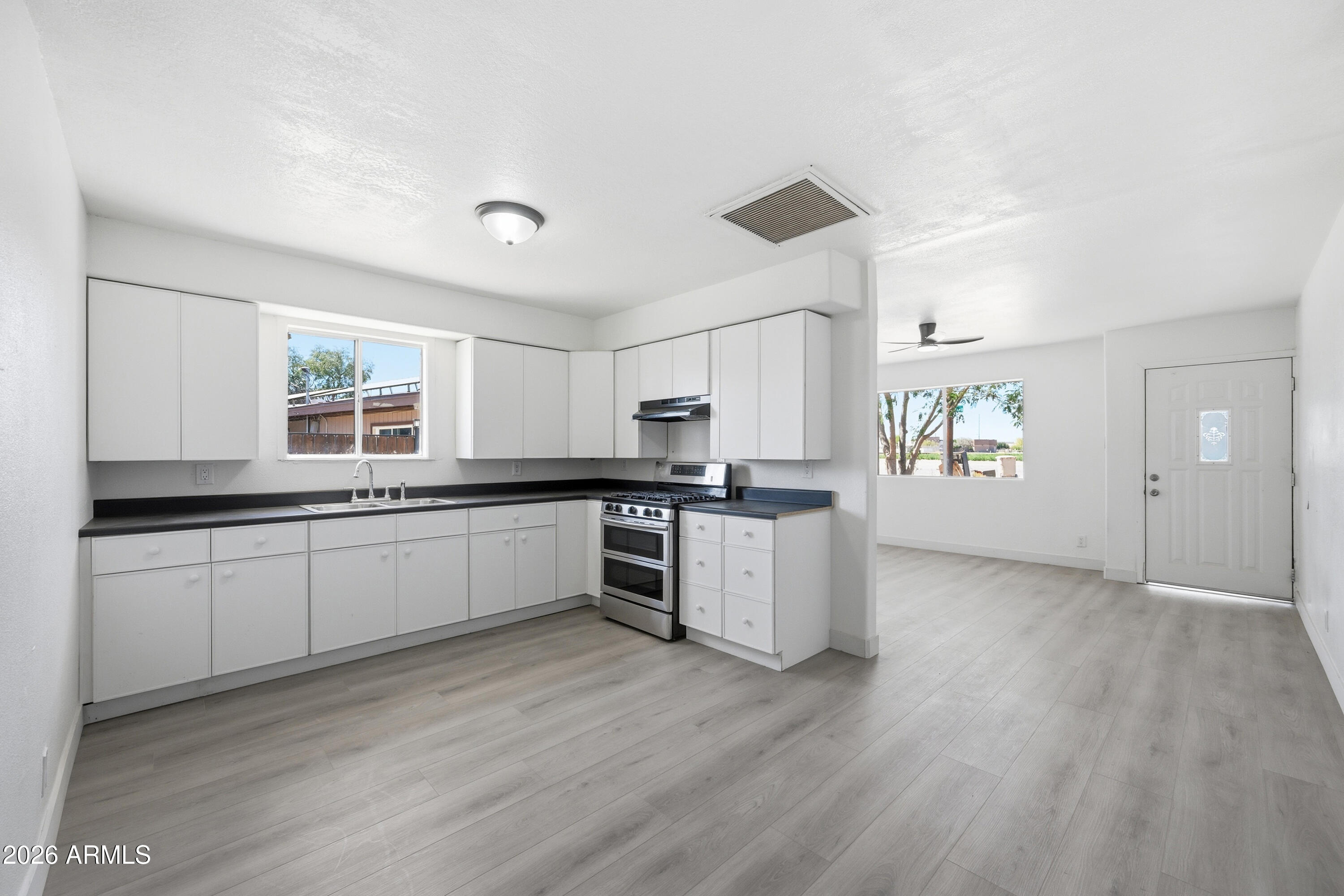 211 West Maricopa Road Buckeye, AZ 85326 - Photo 9 of 30 8_dsc_6928