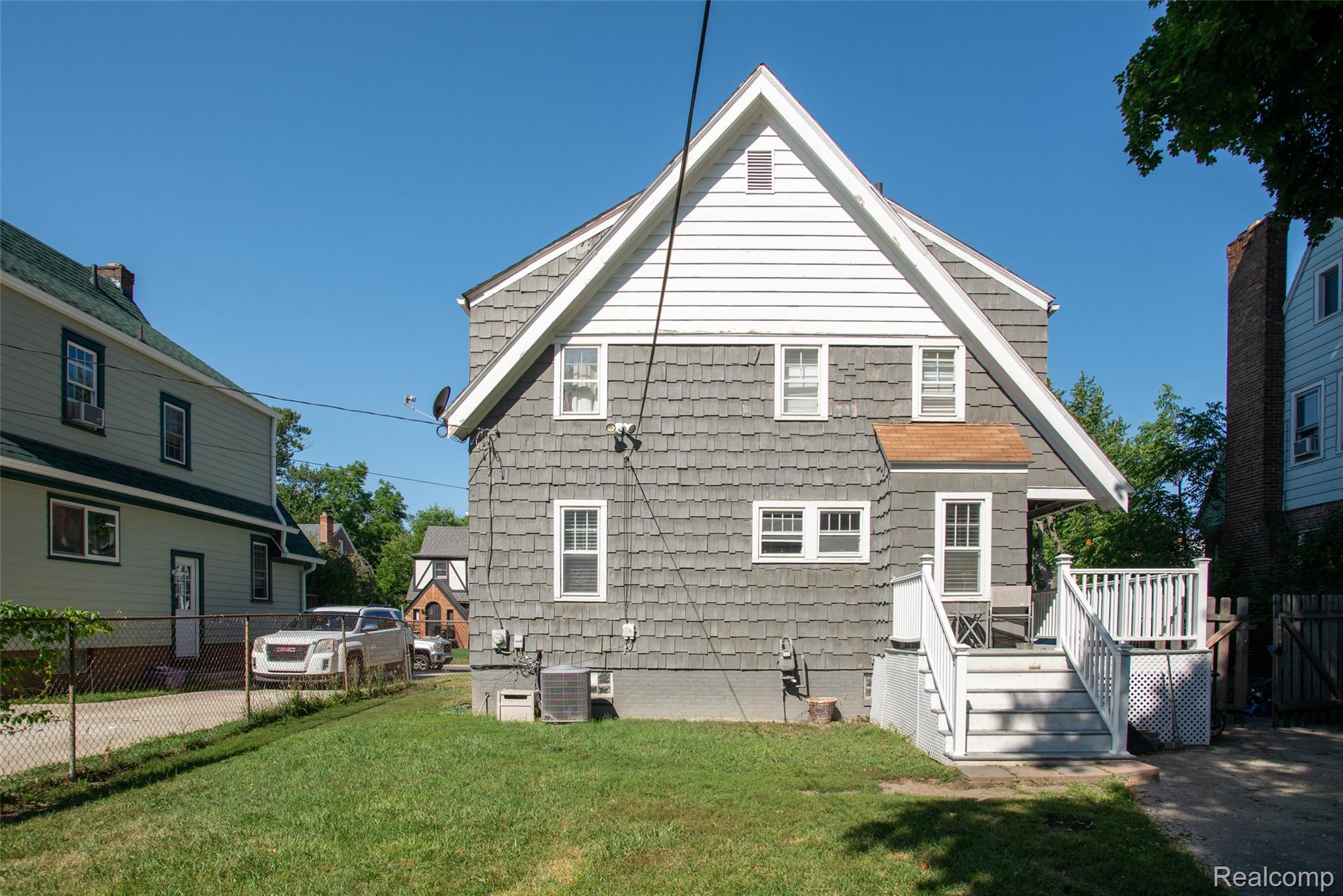 137 Chippewa Road Pontiac, MI 48341 - Photo 32 of 33 31.jpg