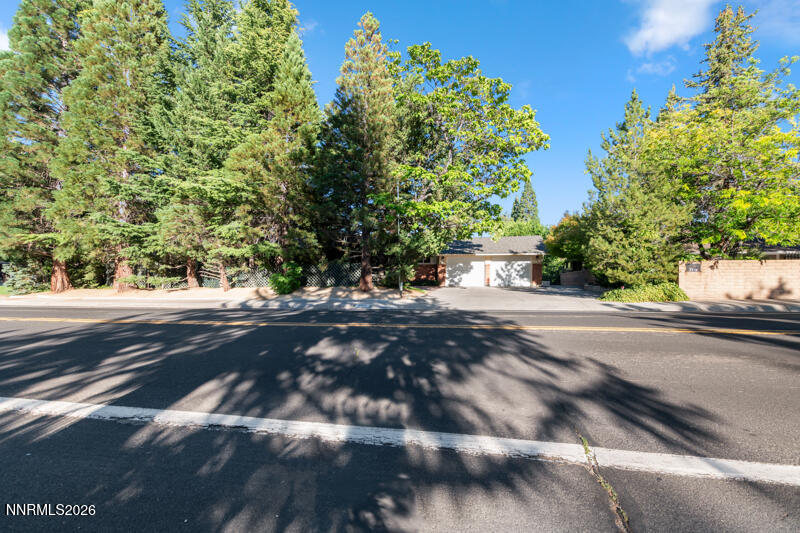 2370 Skyline Boulevard Reno, NV 89509 - Photo 6 of 49 2370 Skyline Blvd (6 of 49)