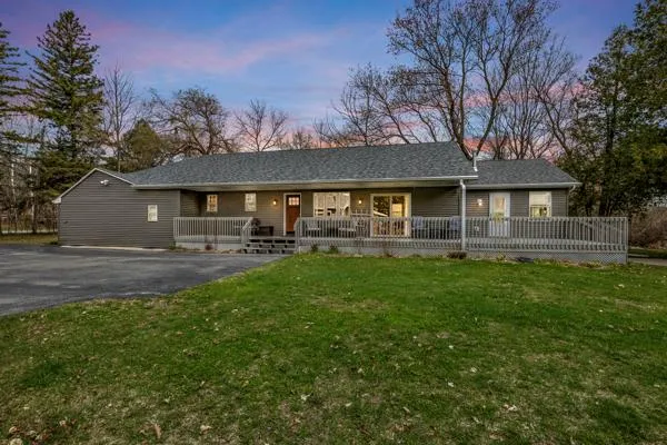 $555,000 | 616-628 South Neenah Avenue, Sturgeon Bay, WI 54235
