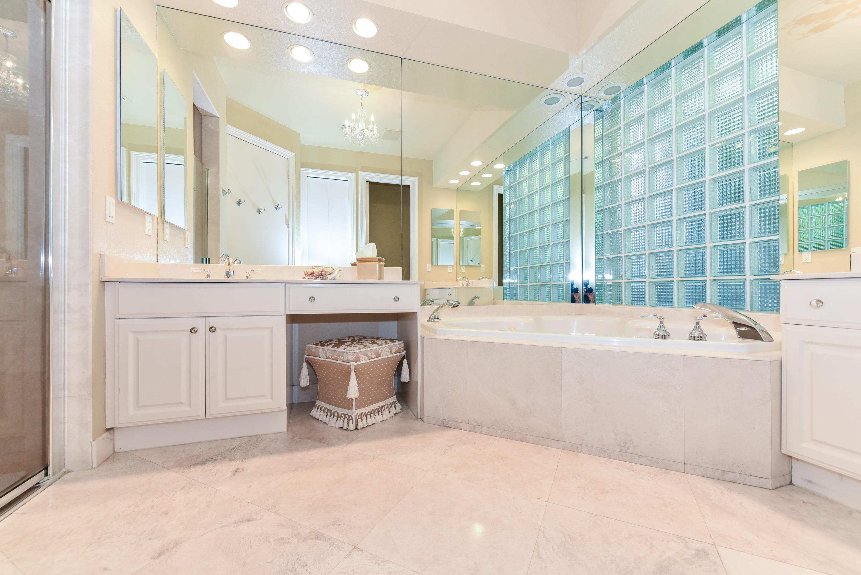 4075 Briarcliff Circle Boca Raton, FL 33496 - Photo 16 of 53 Master Bathroom