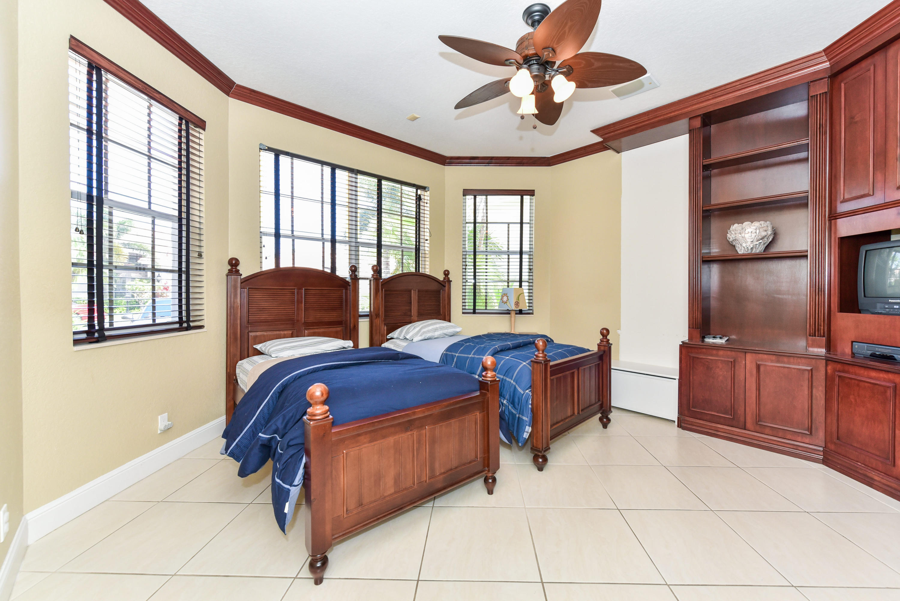 4075 Briarcliff Circle Boca Raton, FL 33496 - Photo 20 of 53 Second Bedroom