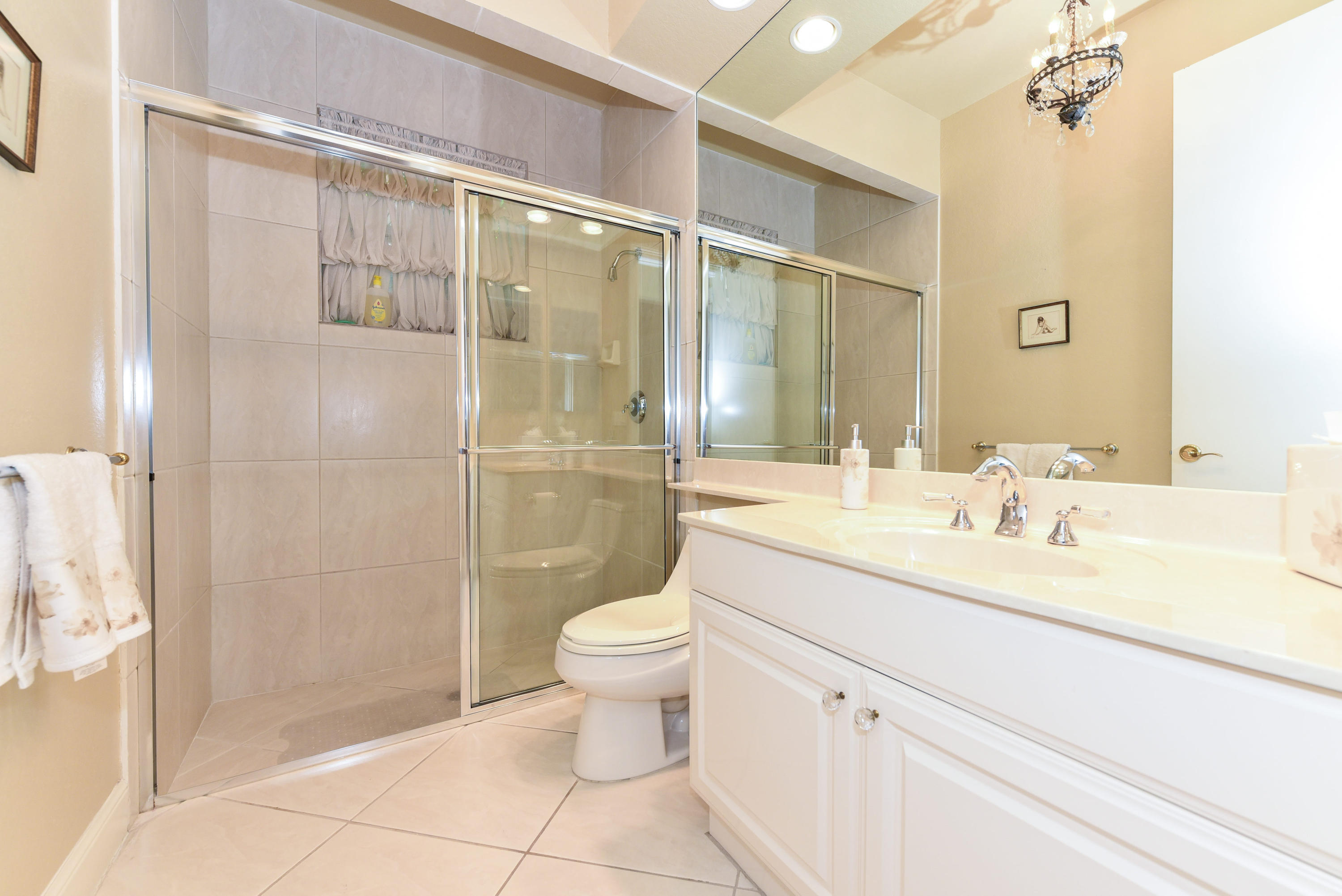 4075 Briarcliff Circle Boca Raton, FL 33496 - Photo 22 of 53 Second Bathroom