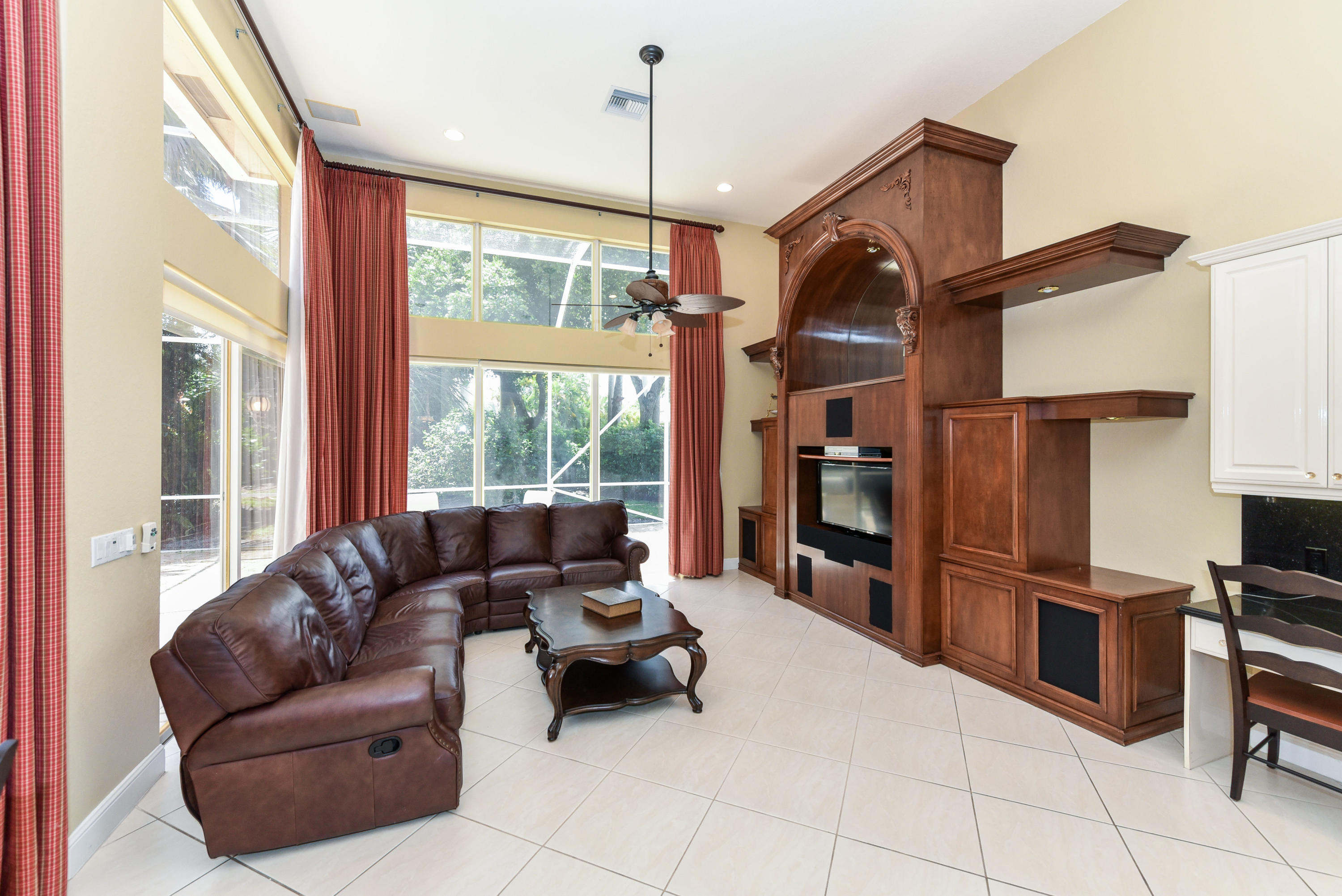 4075 Briarcliff Circle Boca Raton, FL 33496 - Photo 9 of 53 Living Room