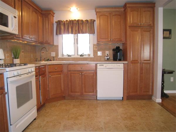 89 Robin Hill Road Chelmsford, MA 01824 - Photo 12 of 24 Gallery Image 12