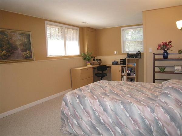 89 Robin Hill Road Chelmsford, MA 01824 - Photo 18 of 24 Gallery Image 18