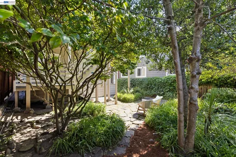$1,595,000 | 2607 Alcatraz Avenue, Berkeley, CA 94618