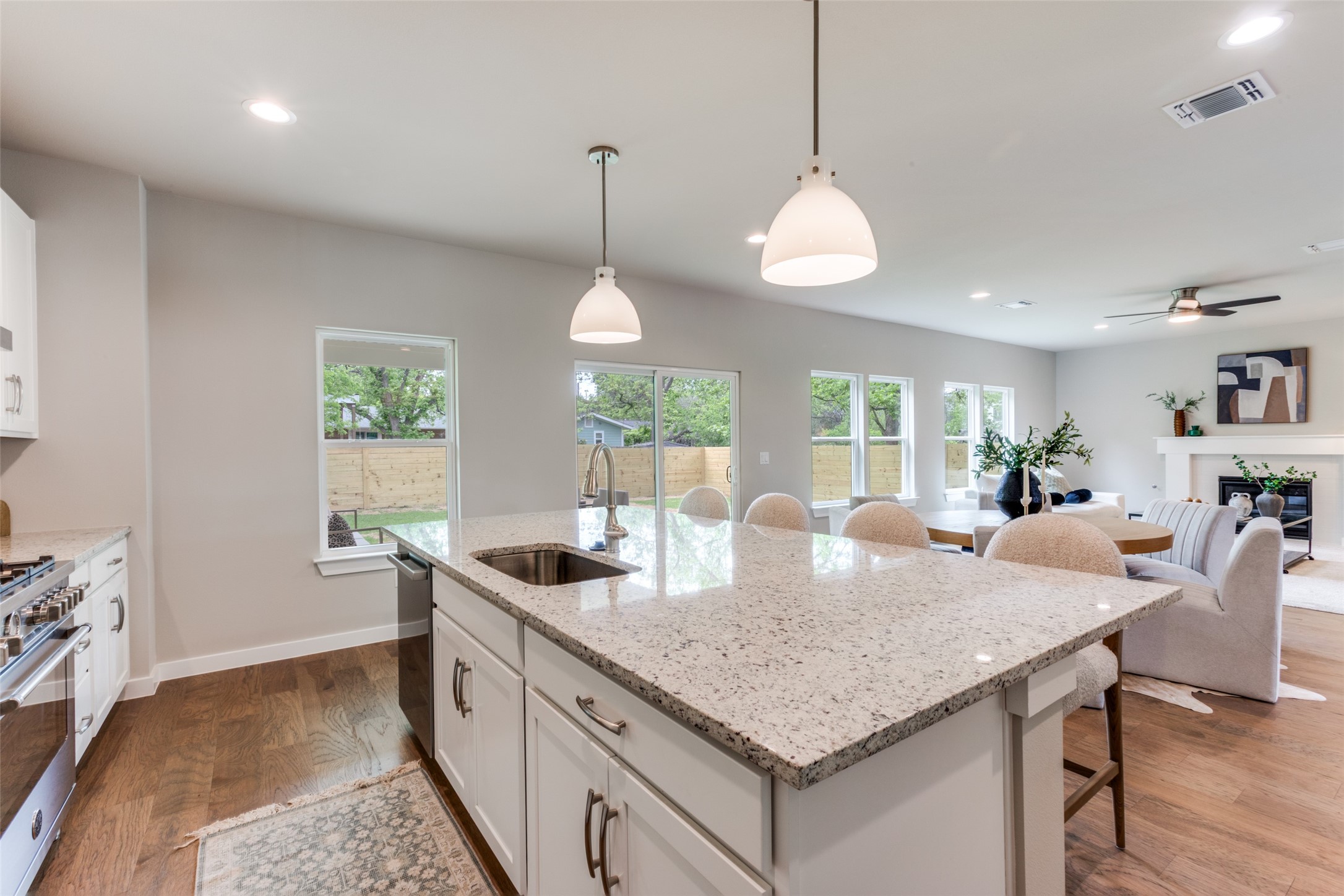 8012 Gault Street Austin, TX 78757 - Photo 14 of 47