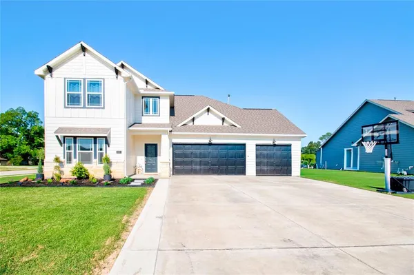 $439,900 | 600 Kyle Drive, Tioga, TX 76271