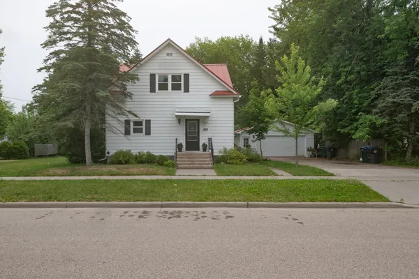 $239,900 | 215 North Oxford Street, Wautoma, WI 54982