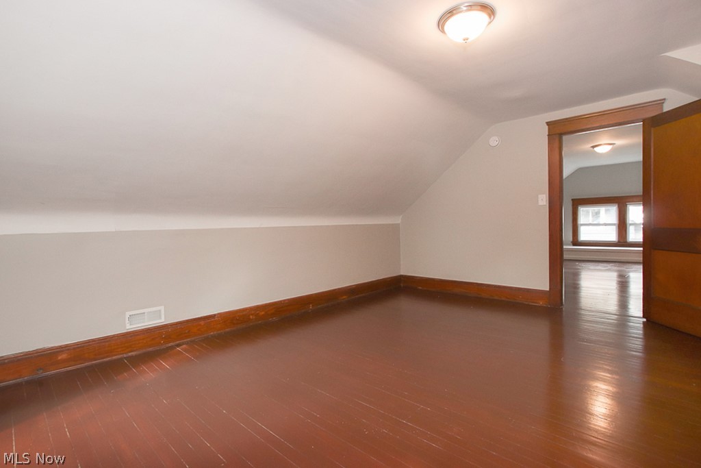 2591 Lee Road Cleveland, OH 44118 - Photo 28 of 34
