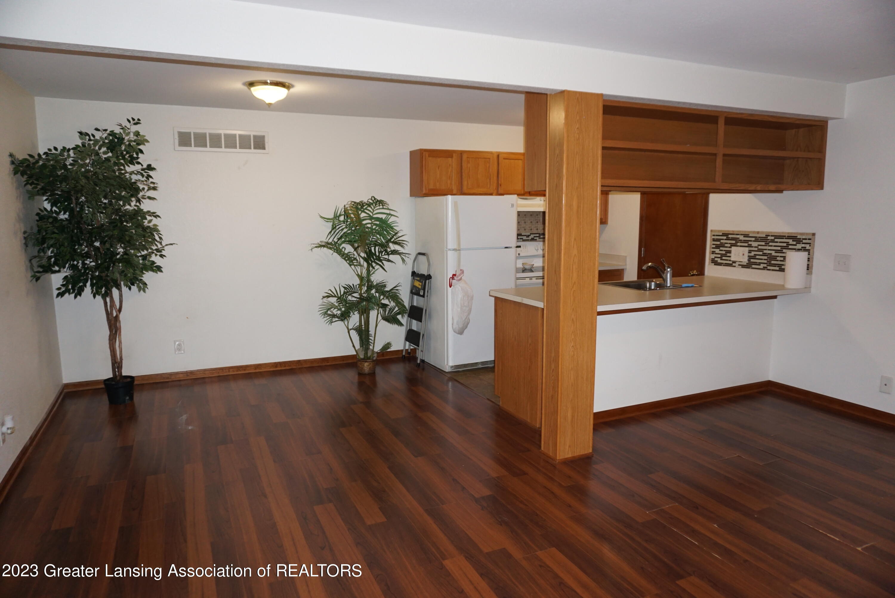 3922 Hunters Ridge Drive, Unit 4 Lansing, MI 48911 - Photo 4 of 23 DSC00721