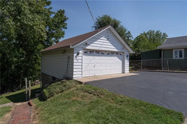$335,000 | 3210 Steele Road, Kansas City, KS 66106