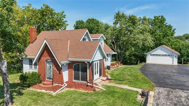 $335,000 | 3210 Steele Road, Kansas City, KS 66106