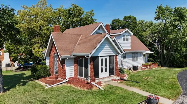 $335,000 | 3210 Steele Road, Kansas City, KS 66106