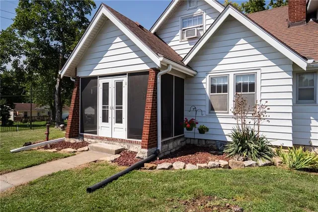 $335,000 | 3210 Steele Road, Kansas City, KS 66106