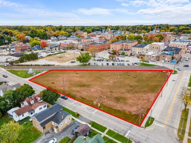 a view of an outdoor space