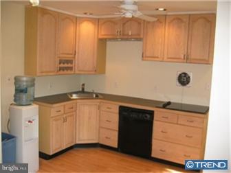 708 East Chestnut Hill Road Newark, DE 19713 - Photo 3 of 12