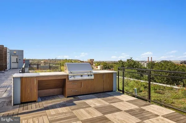 $825,000 | 900 11th Street Southeast, Unit 410, Washington, DC 20003