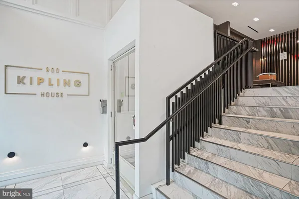 $825,000 | 900 11th Street Southeast, Unit 410, Washington, DC 20003