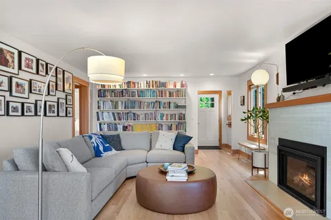 $1,375,000 | 221 North Garden Street, Bellingham, WA 98225