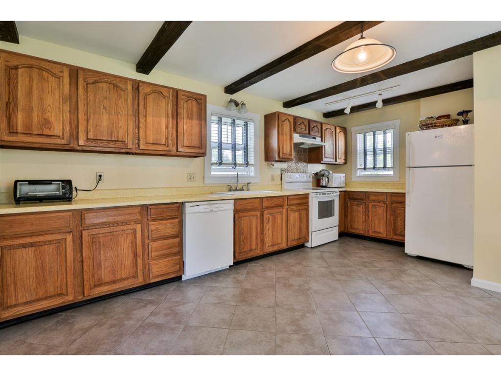 24 Rochambeau Street Goffstown, NH 03102 - Photo 9 of 23 Gallery Image 9