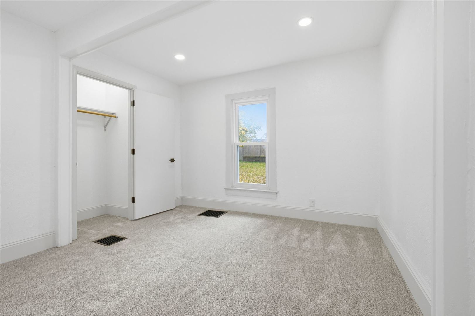 807 North Morris Avenue Bloomington, IL 61701 - Photo 12 of 25