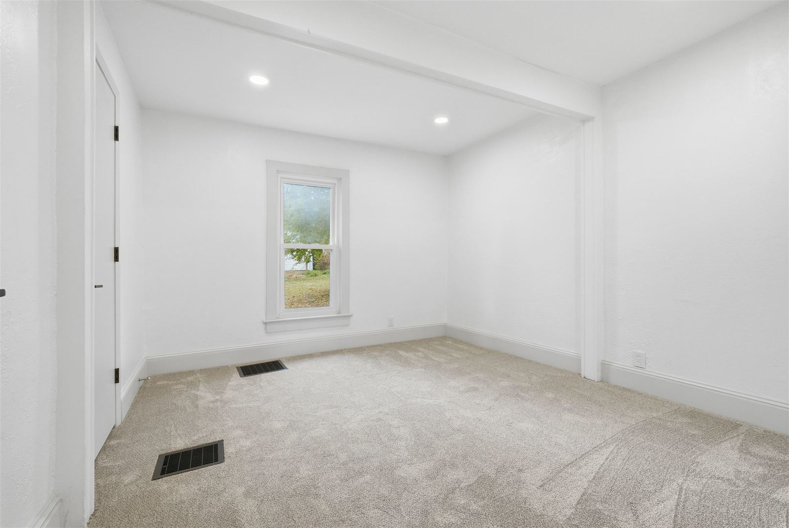 807 North Morris Avenue Bloomington, IL 61701 - Photo 13 of 25