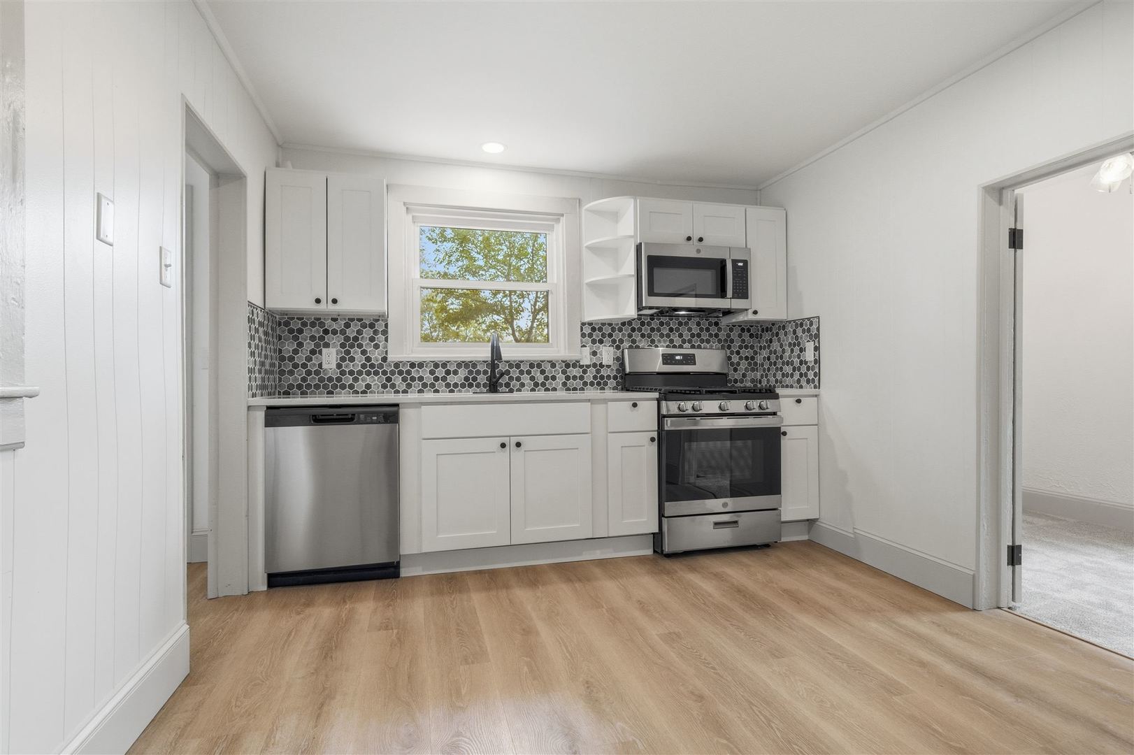 807 North Morris Avenue Bloomington, IL 61701 - Photo 5 of 25