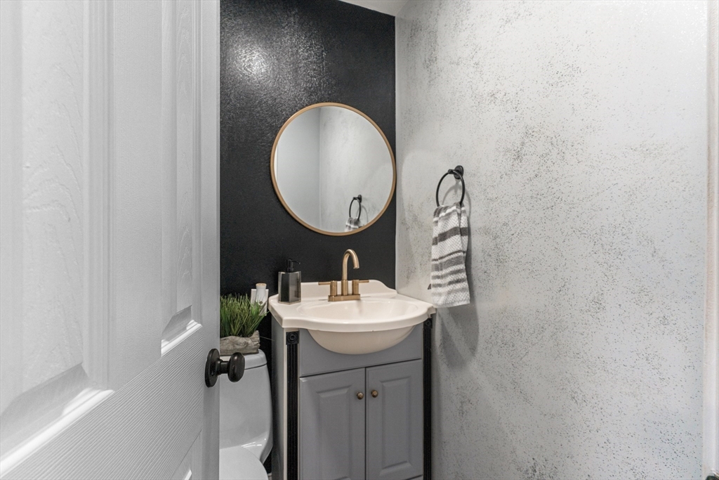 116 Durbeck Road Rockland, MA 02370 - Photo 13 of 42 Gallery Image 13