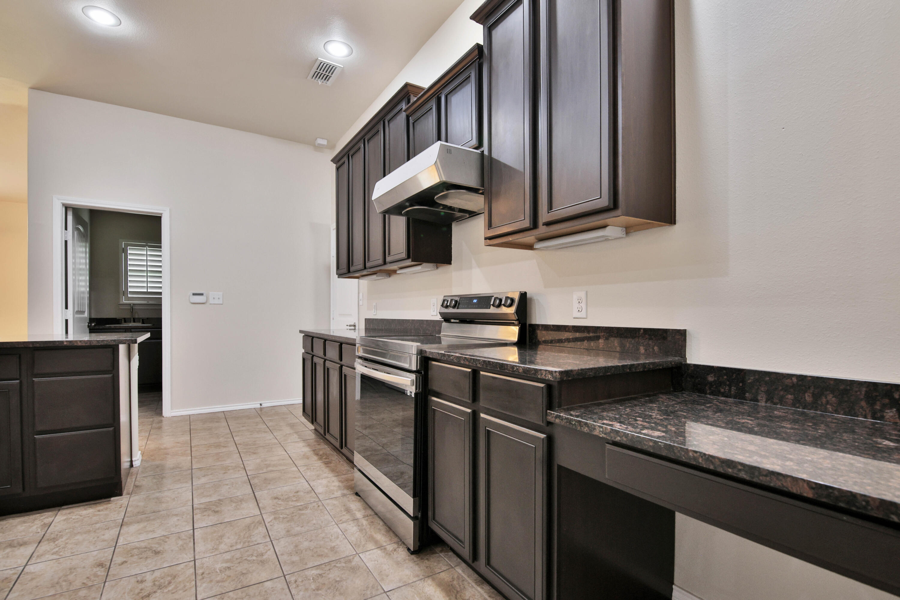 5714 109th Street Lubbock, TX 79424 - Photo 10 of 46 IMG_9252