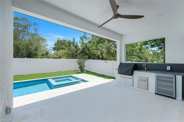 $1,590,000 | 1312 Trail Terrace Drive, Naples, FL 34103