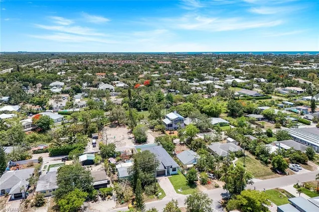 $1,590,000 | 1312 Trail Terrace Drive, Naples, FL 34103