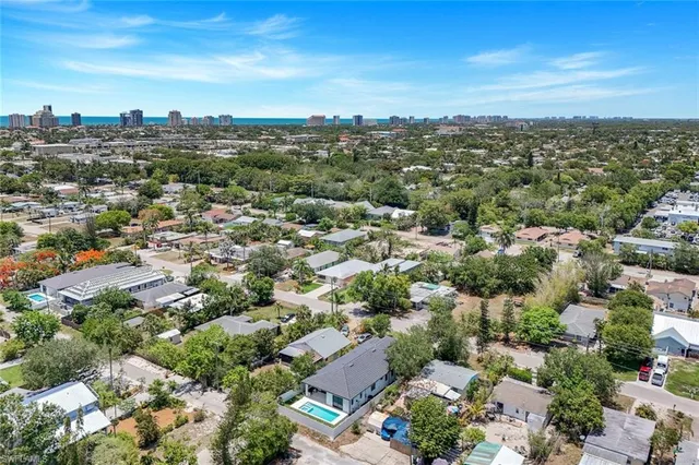 $1,590,000 | 1312 Trail Terrace Drive, Naples, FL 34103