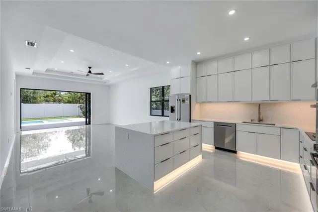 $1,590,000 | 1312 Trail Terrace Drive, Naples, FL 34103