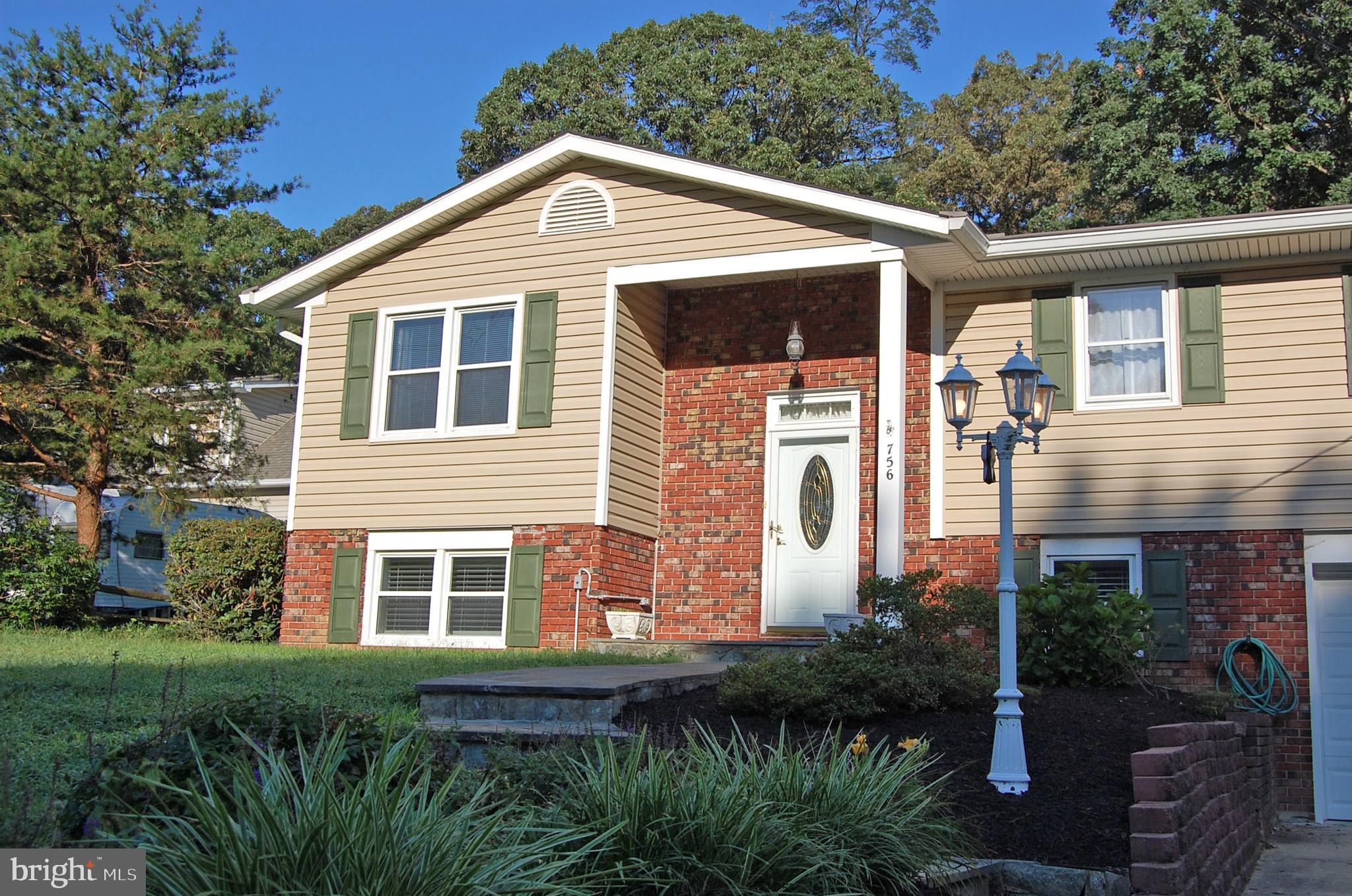 756 Stinchcomb Road Severna Park, MD 21146 - Photo 30 of 35 Warm welcoming entryway
