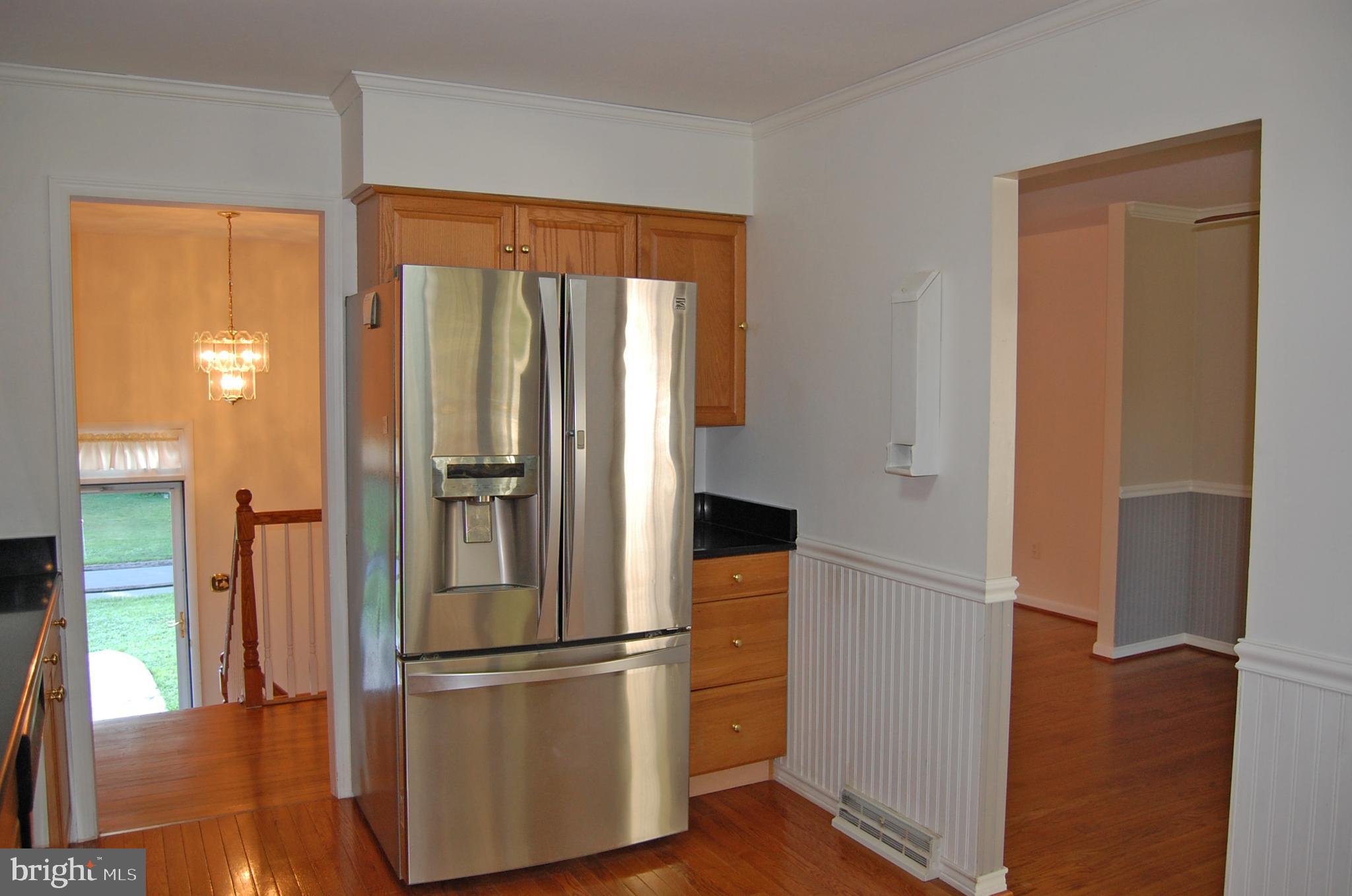 756 Stinchcomb Road Severna Park, MD 21146 - Photo 6 of 35 Stainless steel fridge w/ bottom freezer