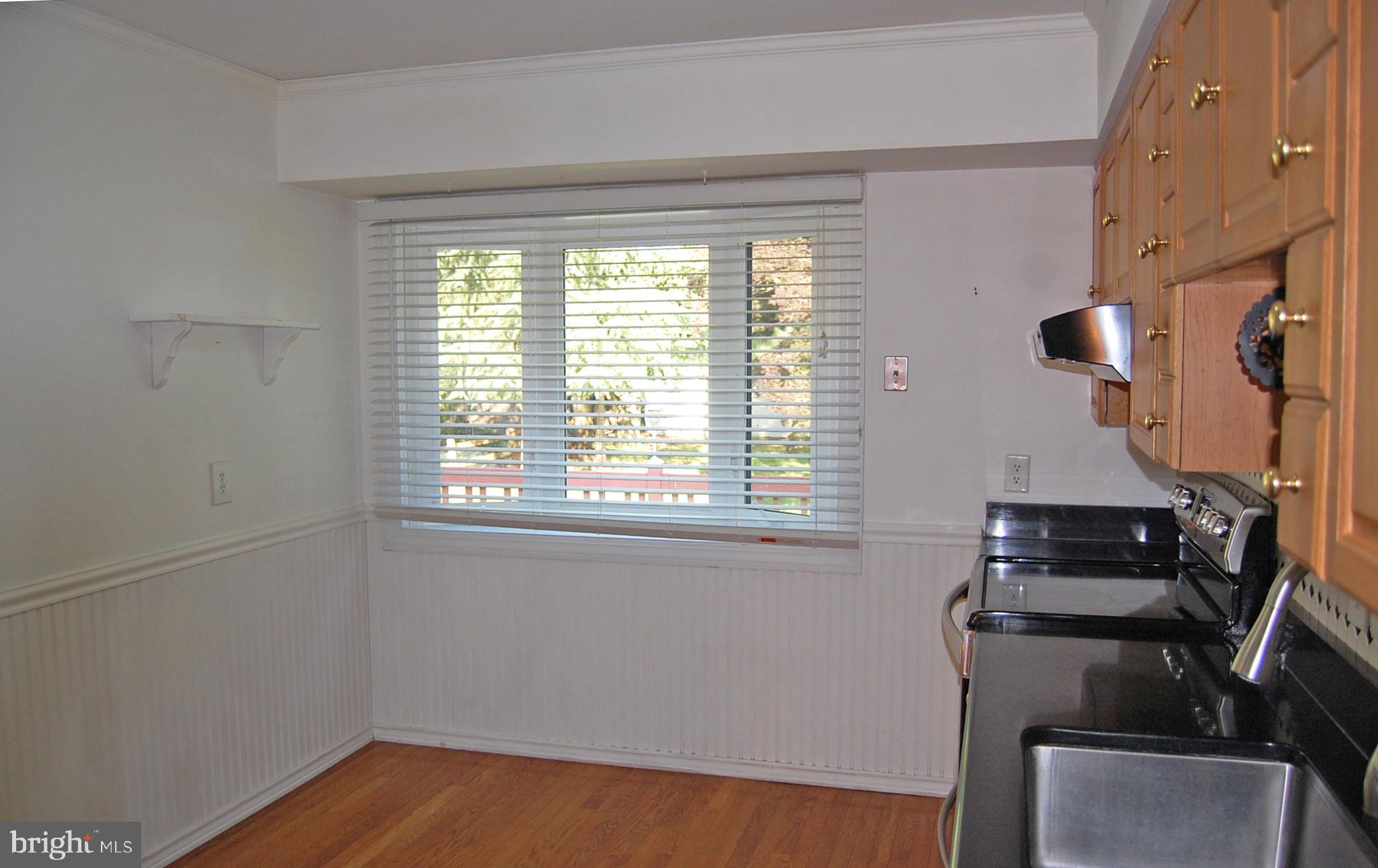 756 Stinchcomb Road Severna Park, MD 21146 - Photo 7 of 35 Nicely appointed kitchen with SS appliances