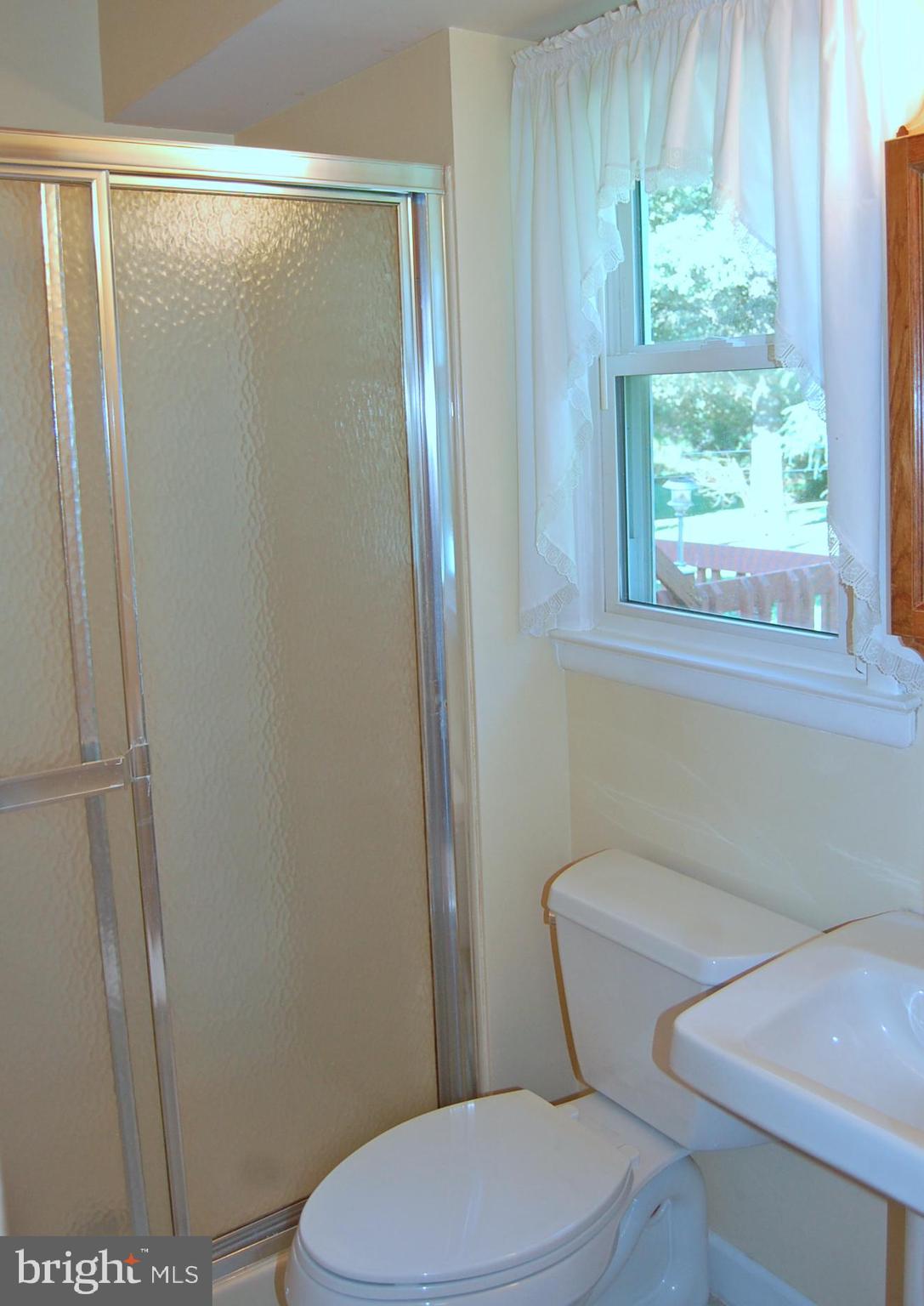 756 Stinchcomb Road Severna Park, MD 21146 - Photo 10 of 35 Primary bath